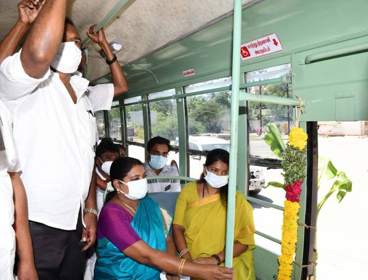 தூத்துக்குடியில் புதிய நகர பேருந்து சேவை : அமைச்சர் கீதாஜீவன், கனிமொழி எம்பி துவக்கி வைத்தனர்!