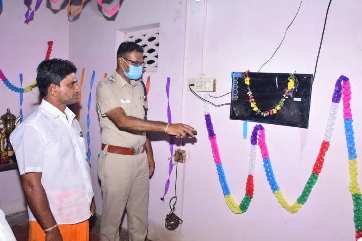 ஏரல் சூலை வாய்க்கால் பகுதியில் புதிதாக நிறுவப்பட்ட சிசிடிவி கேமரா - எஸ்.பி., ரிப்பன் வெட்டி திறந்து வைத்தார்!