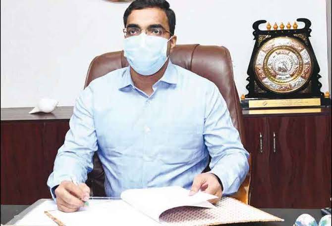 தூத்துக்குடி மாவட்டத்தில் 6 சட்டப்பேரவை தொகுதிகளுக்கான இறுதி வாக்காளர் பட்டியலை மாவட்ட ஆட்சியர் கே.செந்தில்ராஜ் வெளியிட்டார். 