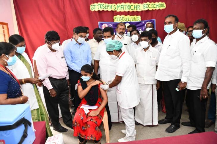 கொரோனா தடுப்பூசி சிறப்பு முகாம்- அமைச்சர் அனிதா ராதாகிருஷ்ணன் தொடங்கி வைத்தார்