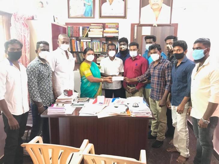 கொரோனா தடுப்பு நிவாரண நிதியுதவி : இந்தியன் பவர்ஜிம் சார்பில் அமைச்சரிடம் வழங்கல்!