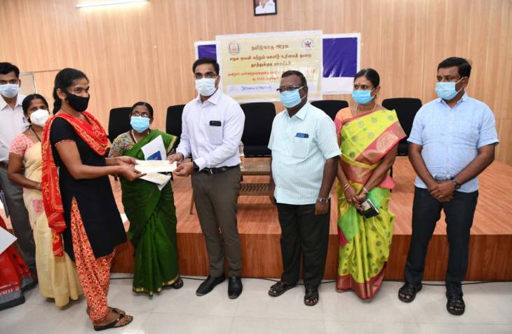 திருநங்கைகளுக்கு கொரோனா நிவாரணநிதி - மாவட்ட ஆட்சியர் வழங்கினார்!