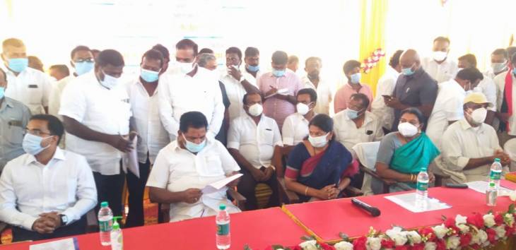 தூத்துக்குடி மீன்பிடி துறைமுகத்தில் அடிக்கல் நாட்டு விழா : எம்.பி., அமைச்சர்கள் பங்கேற்பு!