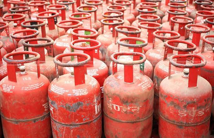 வீட்டு உபயோக சிலிண்டர் விலை நிர்ணயம்: கூடுதல் தொகை செலுத்த வேண்டாம் - ஆட்சியர் அறிவிப்பு!