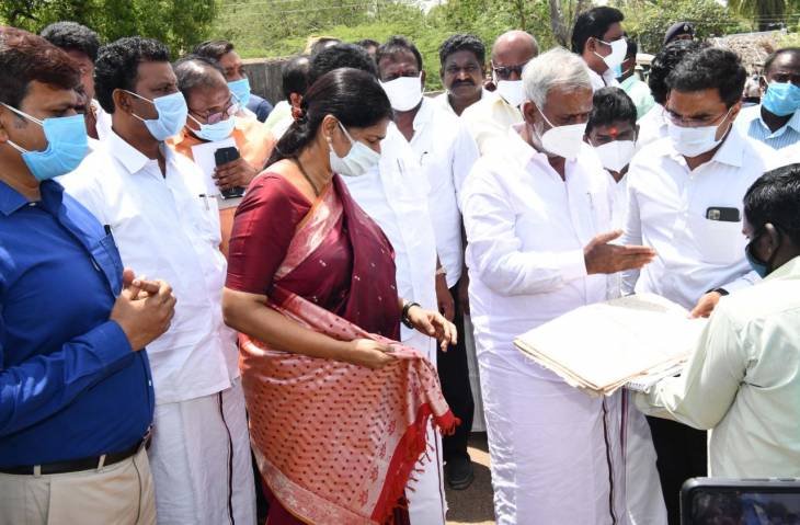 திருச்செந்தூர் சுப்பிரமணிய சுவாமி திருக்கோவிலில் எம்.பி., அமைச்சர் ஆய்வு! 