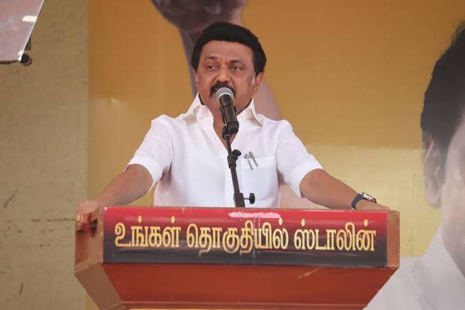தூத்துக்குடி மாவட்ட ஆட்சியருக்கு தமிழக முதல்வர் விருது வழங்கி பாராட்டு! 