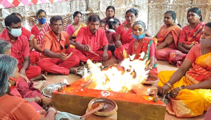 கொரோனா தொற்று நீங்க ஆதிபராசக்தி மன்றம் சார்பில் கலச விளக்கு வேள்வி பூஜை
