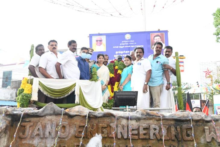 குரூஸ் பர்னாந்தீஸ் சிலைக்கு எம்பி,அமைச்சர் மாலை அணிவிப்பு!