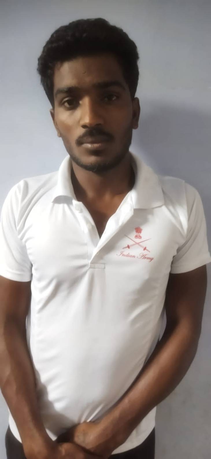 பெண்ணை கம்பால் தாக்கி கொலை மிரட்டல் விடுத்தவர் கைது!