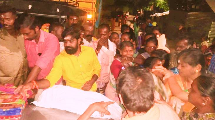 பிஎம்டி அறக்கட்டளை சார்பாக தூத்துக்குடி மாநகர் பகுதிகளில் நலத்திட்ட உதவிகள் வழங்கப்பட்டது.