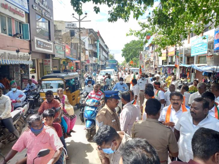 பெட்ரோல்,டீசல் விலையை குறைக்க வலியுறுத்தி பாஜக சார்பாக மனித சங்கிலி போராட்டம்!