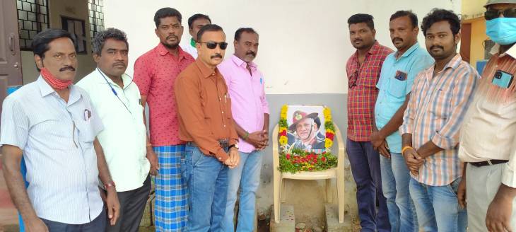 ஹெலிகாப்டர் விபத்து: முப்படை தலைமை தளபதி, ராணுவ வீரர்களுக்கு தூத்துக்குடி பத்திரிகையாளர் மன்றம் அஞ்சலி!