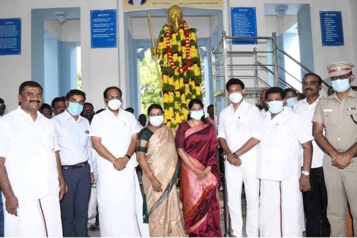 மகாகவி பாரதியாரின் 140-வது பிறந்த நாள் : எம்பி., அமைச்சர்கள் மாலை அணிவித்து மரியாதை!