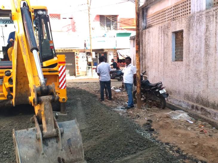 தூத்துக்குடி : கீழ ரெங்கநாதபுரம் பகுதியில் குண்டும் குழியுமாக சாலை சீரமைப்பு!