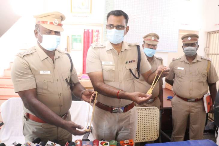 விளாத்திகுளத்தில் வீடுபுகுந்து திருடிய பக்கத்து வீட்டு வாலிபர் கைது -  ரூ.3லட்சம் நகைகள் மீட்பு! 