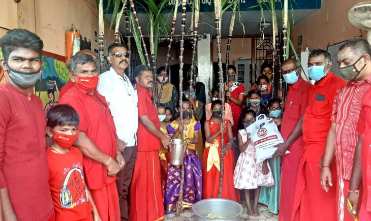 தூத்துக்குடி :  ஆன்மிக இயக்கம் சார்பில் 36ம் ஆண்டு பொங்கல் சமுதாயப் பணி - 1,200 பேருக்கு உதவி! 
