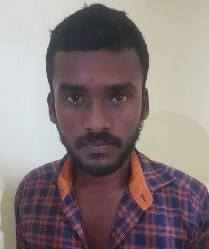 எப்போதும் வென்றான் : ஆட்டோ கண்ணாடியை உடைத்து கொலை மிரட்டல் விடுத்தவர் கைது!