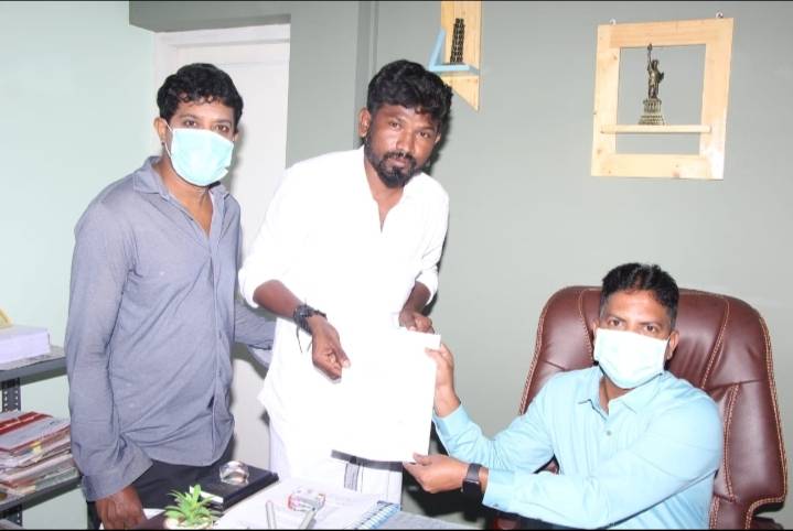 நகர்ப்புற உள்ளாட்சி தேர்தல்: தூத்துக்குடி 48வது வார்டில் போட்டியிட சுயேட்ச்சை வேட்பாளர் வெங்கடேஷ் இன்று வேட்பு மனு தாக்கல் செய்தார்.