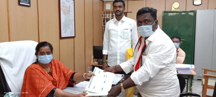 நகர்ப்புற உள்ளாட்சி தேர்தல்: தூத்துக்குடி 18வது வார்டு அதிமுக வேட்பாளராக களம் காணும் முருகன்