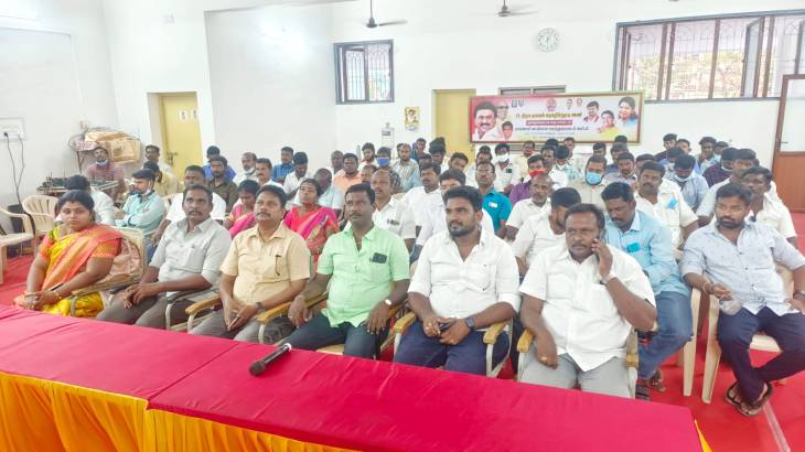 தூத்துக்குடியில் திமுக தகவல் தொழில்நுட்ப அணி ஆலோசனை கூட்டம்: காணொலி காட்சி மூலமாக முதல்வர் மு.க.ஸ்டாலின் ஆலோசனை வழங்கினார்