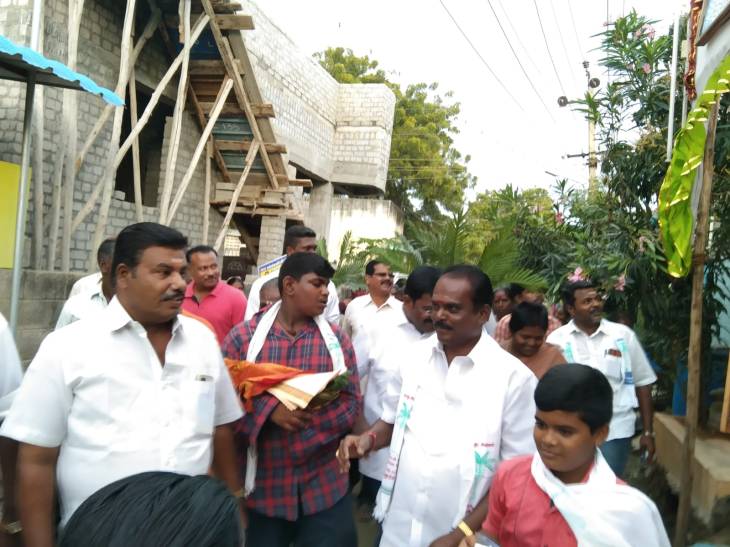 தூத்துக்குடி 14வது வார்டு சுயேட்சை வேட்பாளர் கீதாமுருகேசன் தீவிர வாக்கு சேகரிப்பு