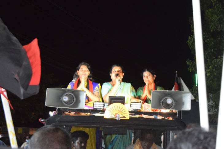 சுயேட்சைகளை வேட்பாளர்களை நம்பி ஏமாந்துவிடாதீர்கள்... அரசுடன் இணைந்து பணியாற்றும் வேட்பாளர்களை தேர்ந்தெடுங்கள் அமைச்சர் கீதாஜீவன் பேச்சு