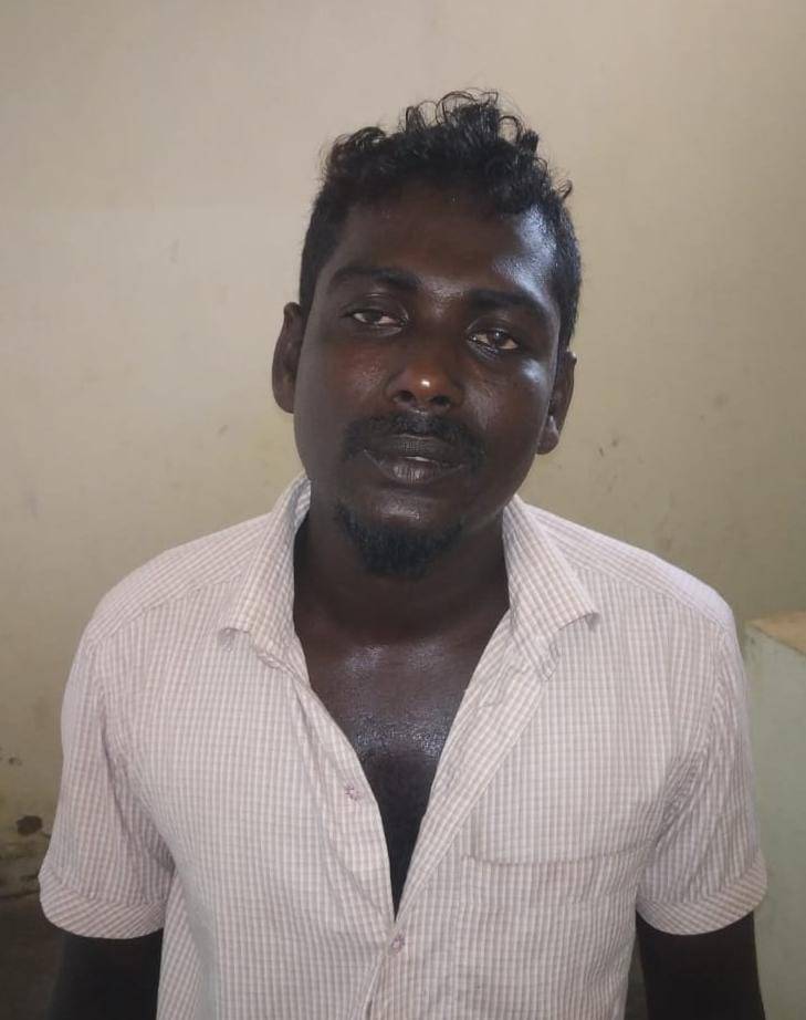 முன்விரோத தகராறு - ஓட்டப்பிடாரம் அருகே அரிவாளால் தாக்கி கொலை முயற்சியில் ஈடுபட்டவர் கைது

