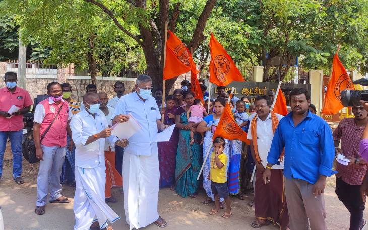 குறுக்குச்சாலையில் கோவில் வழித் தடத்தை மறித்து தனி நபர் ஆக்கிரமிப்பு - ஆட்சியரிடம் மனு! 