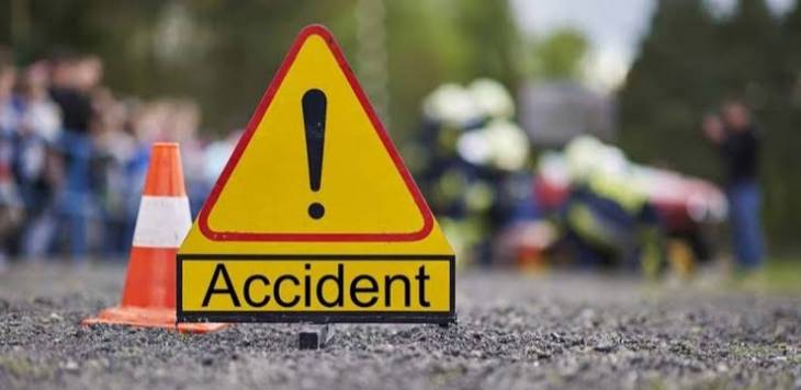 தூத்துக்குடி அருகே லாரி - இருசக்கரவாகனம் மோதி விபத்து : இளைஞர் பரிதாபமாக உயிரிழப்பு! 