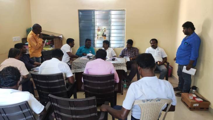 மாப்பிள்ளையூரணியில் ஓட்டப்பிடார சட்ட மன்ற உறுப்பினர் சண்முகையா திடீர் ஆய்வு மேற்கொண்டு ஆலோசனை நடத்தினார்.