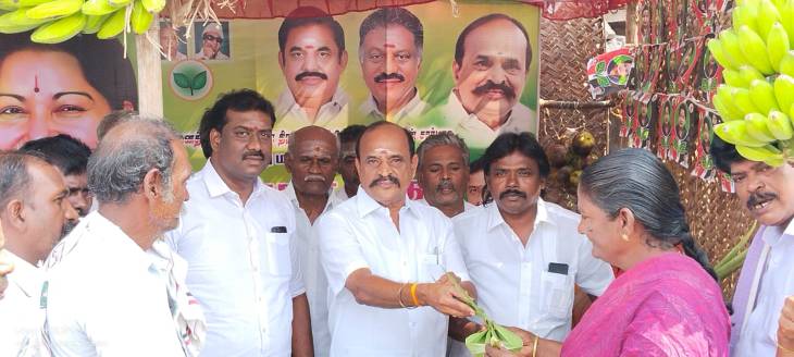 பசுவந்தனையில் அதிமுக சார்பில் நீர்மோர் பந்தல் : கடம்பூர் ராஜு எம்எல்ஏ திறந்து வைத்தார்
