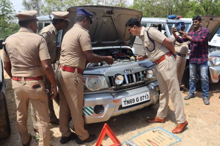 மாவட்ட காவல்துறை அலுவலக மைதானத்தில் ஆஜர் படுத்தப்பட்ட காவல்துறை வாகனங்கள்!