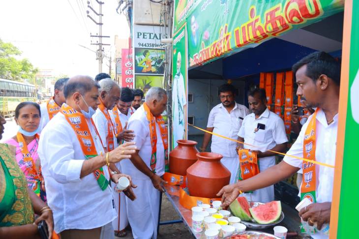 தூத்துக்குடியில் பாரதிய ஜனதா கட்சி ஸ்தாபக தின விழா - பொன் ராதாகிருஷ்ணன் பங்கேற்புபொன் ராதாகிருஷ்ணன் பங்கேற்பு

