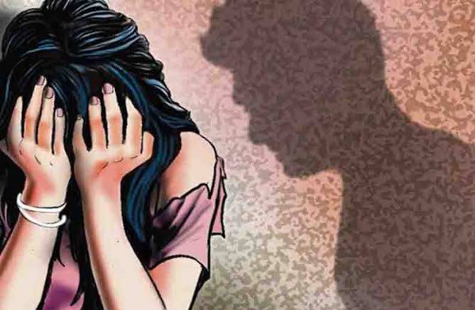 பள்ளி மாணவிகளுக்கு பாலியல் தொல்லை - பள்ளி தலைமை ஆசிரியர் கைது!

