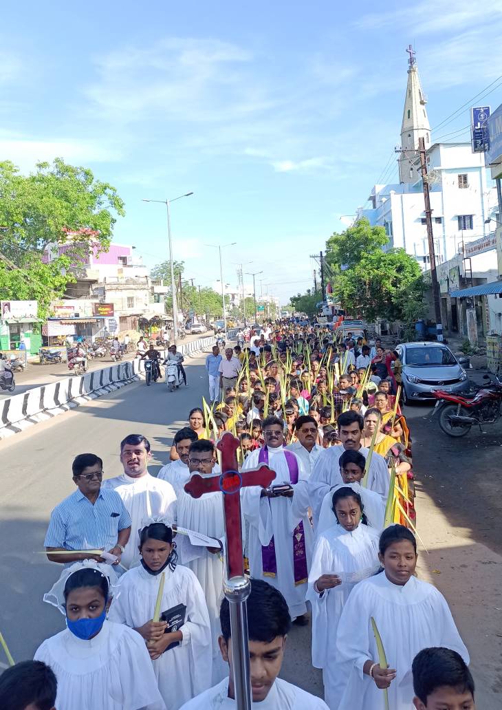 CSI  போல் பேட்டை தூய மிகாவேல் ஆலயத்தின் குருத்தோலை பவனி நடைபெற்றது.!
