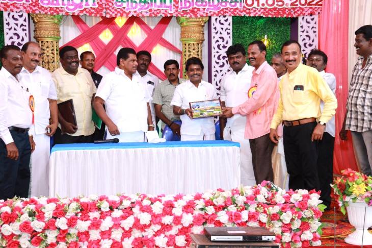 35 ஆண்டுகளுக்கு முன்பு ஒரே காலனி குடியிருப்பில் வசித்த குடும்பங்கள் - மீண்டும் அதே இடத்தில் சந்தித்து மகிழ்ந்த பசுமை நிகழ்வு! 

