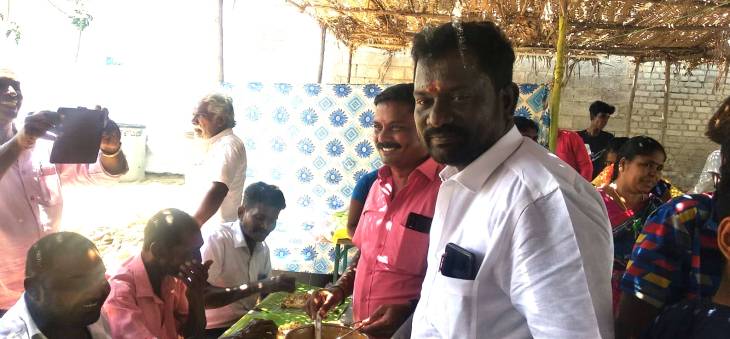 அற்புத ஆரோக்கிய அன்னை சிற்றாலயத்தில் அசன விருந்து - ஊராட்சி மன்ற தலைவர் சரவணக்குமார் தொடங்கி வைத்தார்! 