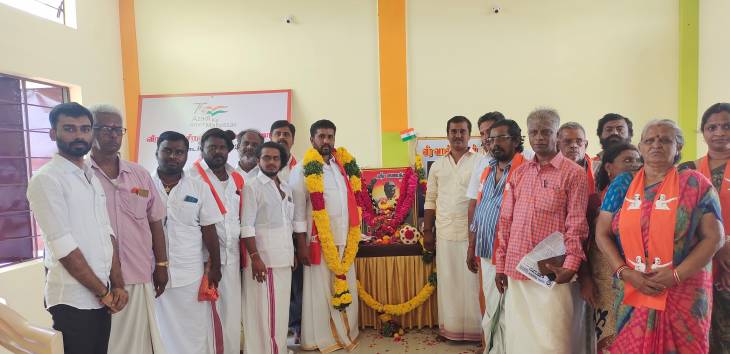 வீரவாஞ்சிநாதன் நினைவுதினம் - அந்தணர் முன்னேற்ற கழகத்தினர் மாலை அணிவித்து மரியாதை!