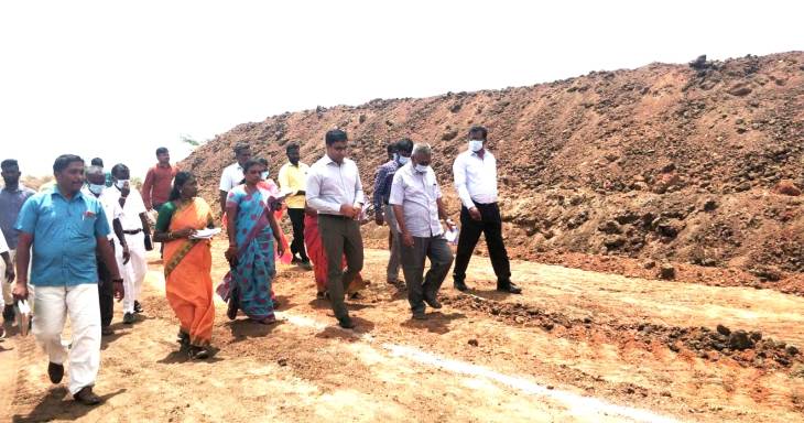 விளாத்திகுளம் ஊராட்சி ஒன்றிய பகுதிகளில் வளர்ச்சித் திட்டப்பணிகளை ஆட்சியர் ஆய்வு!

