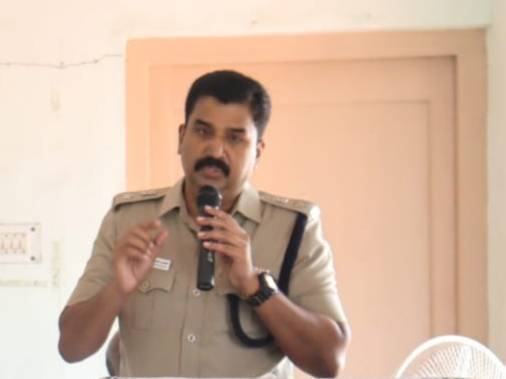நிர்ணயிக்கப்பட்ட இருக்கைகளை விட அதிகமான குழந்தைகளை ஏற்றிச்செல்லும் ஆட்டோ, வேன்களுக்கு எஸ்பி எச்சரிக்கை!