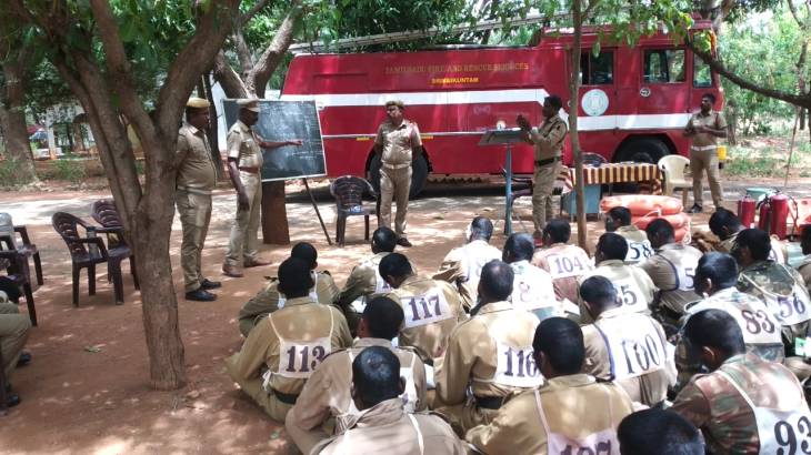 கமாண்டோ வீரர்களுக்கு தீத்தடுப்பு ஒத்திகை பயிற்சி முகாம்!