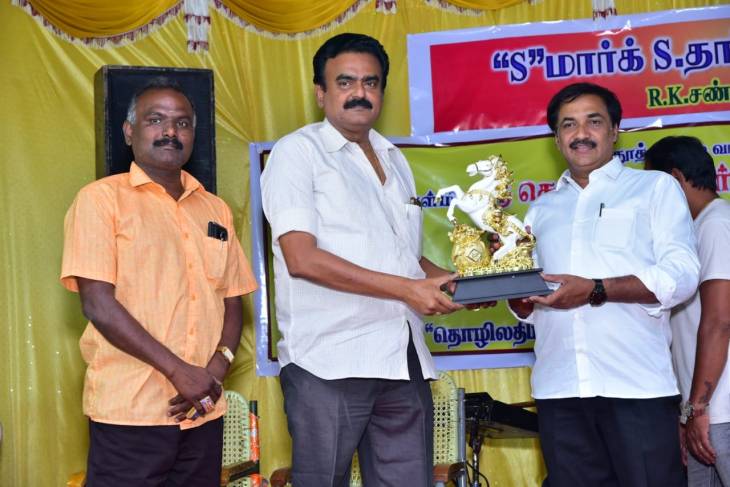தூத்துக்குடி செல்வ விநாயகர் கோவில் விழா - இன்னிசை கச்சேரி நிகழ்ச்சியை ஜீவன் ஜேக்கப் தொடங்கி வைத்தார்

