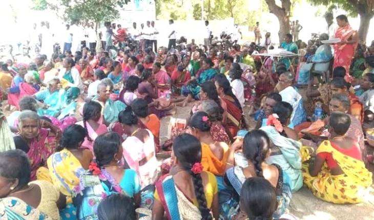 ஓட்டப்பிடாரம் தாலுகா அலுவலகத்தை முற்றுகையிட்டு கிராம மக்கள் போராட்டம்!