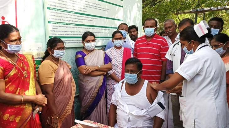 தூத்துக்குடியில் இலவச பூஸ்டர் டோஸ் தடுப்பூசி முகாம் : அமைச்சர் கீதாஜீவன் தொடங்கி வைத்தார்!

