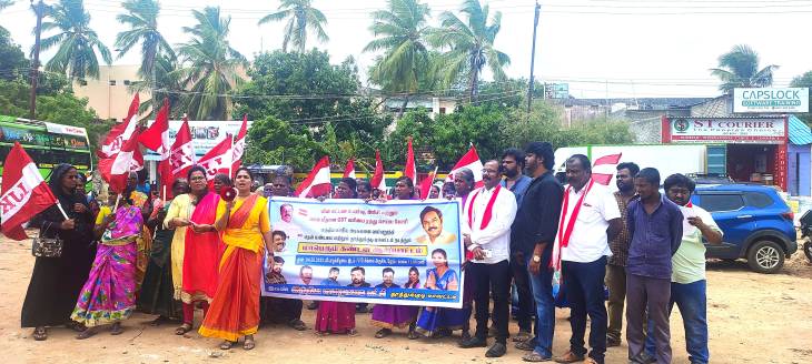 தூத்துக்குடியில் மத்திய, மாநில அரசுகளை கண்டித்து ஐஜேகே அறவழி ஆர்ப்பாட்டம்!