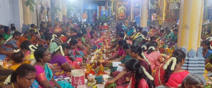 தூத்துக்குடி சண்முகபுரம் ஸ்ரீ பத்திரகாளியம்மன் கோவிலில் திருவிளக்கு பூஜை!
