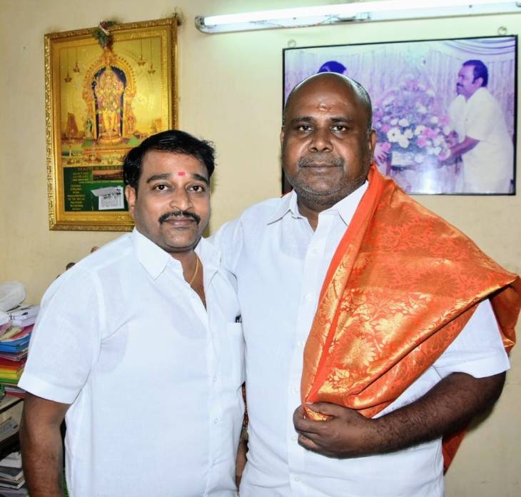 சட்டமன்ற எதிர்க்கட்சி துணைத் தலைவருடன் எட்டையபுரம் நகர செயலாளர் நேரில் சந்திப்பு!

