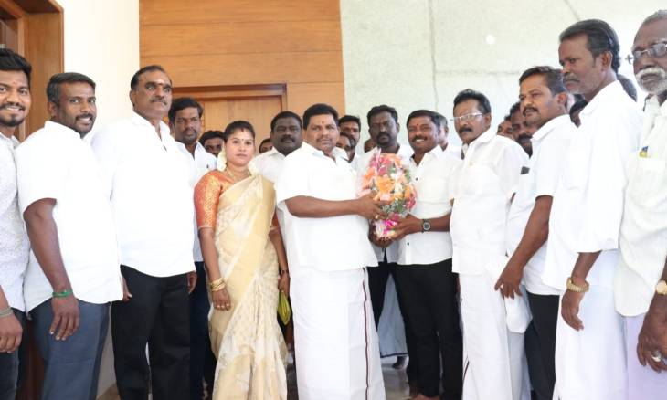 தூத்துக்குடி திமுக கிழக்கு ஒன்றிய  புதிய நிர்வாகிகள் அமைச்சர் அனிதா ராதாகிருஷ்ணனிடம் நேரில் சந்தித்து வாழ்த்து!