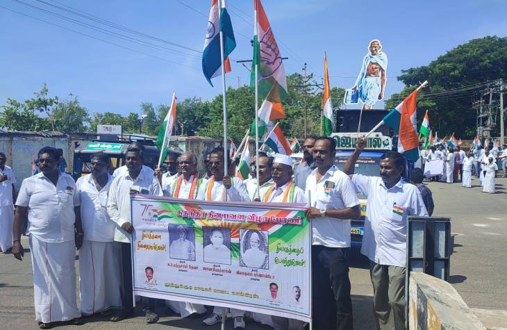 தூத்துக்குடியில் மாநகர் மாவட்ட தலைவர் சி.எஸ்.முரளிதரன் தலைமையில் சுதந்திர தின பவள விழா பாதயாத்திரை!

