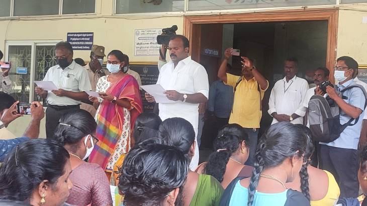 தூத்துக்குடி மாநகராட்சி அலுவலகத்தில்  நல்லிணக்க நாள் உறுதிமொழி - மேயர் வாசிக்க ஊழியர்கள் எடுத்தனர்!